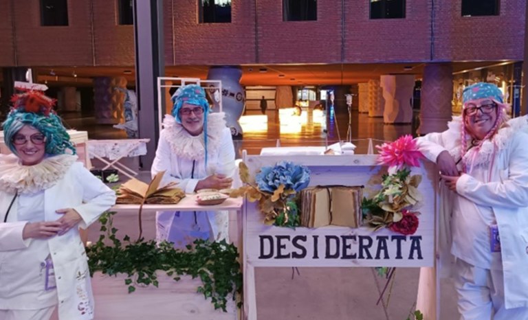 Especial Sant Jordi - Desiderata - Hospital de Llibres, amb la  Cia. Mama Crea