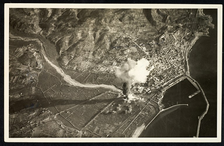 Històries Portuàries 1. L’atac al Thorpeness, 1938. Bombardejos al Port de Tarragona durant la Guerra Civil